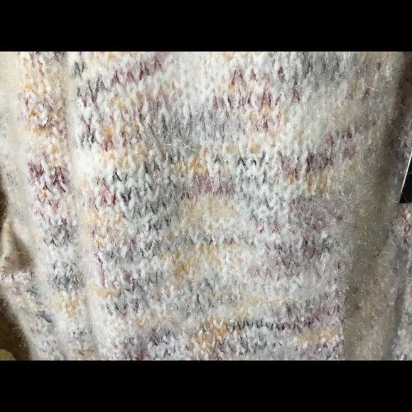 COPY - NWT Almost Famous Fuzzy Boyfriend Cardigan CLOSEOUT! - Picture 4 of 5